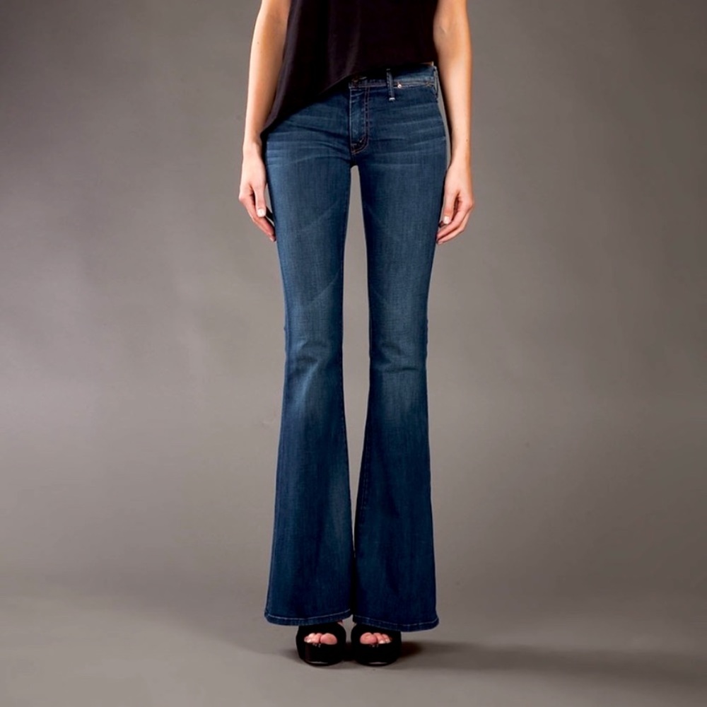 Prestige condition. Mother denim Size 24. Beautiful Pair of jeans!!!!